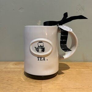 Ceramic Tea Mug Made By Rae Dunns Artisans Collection by Magenta. NWTS.